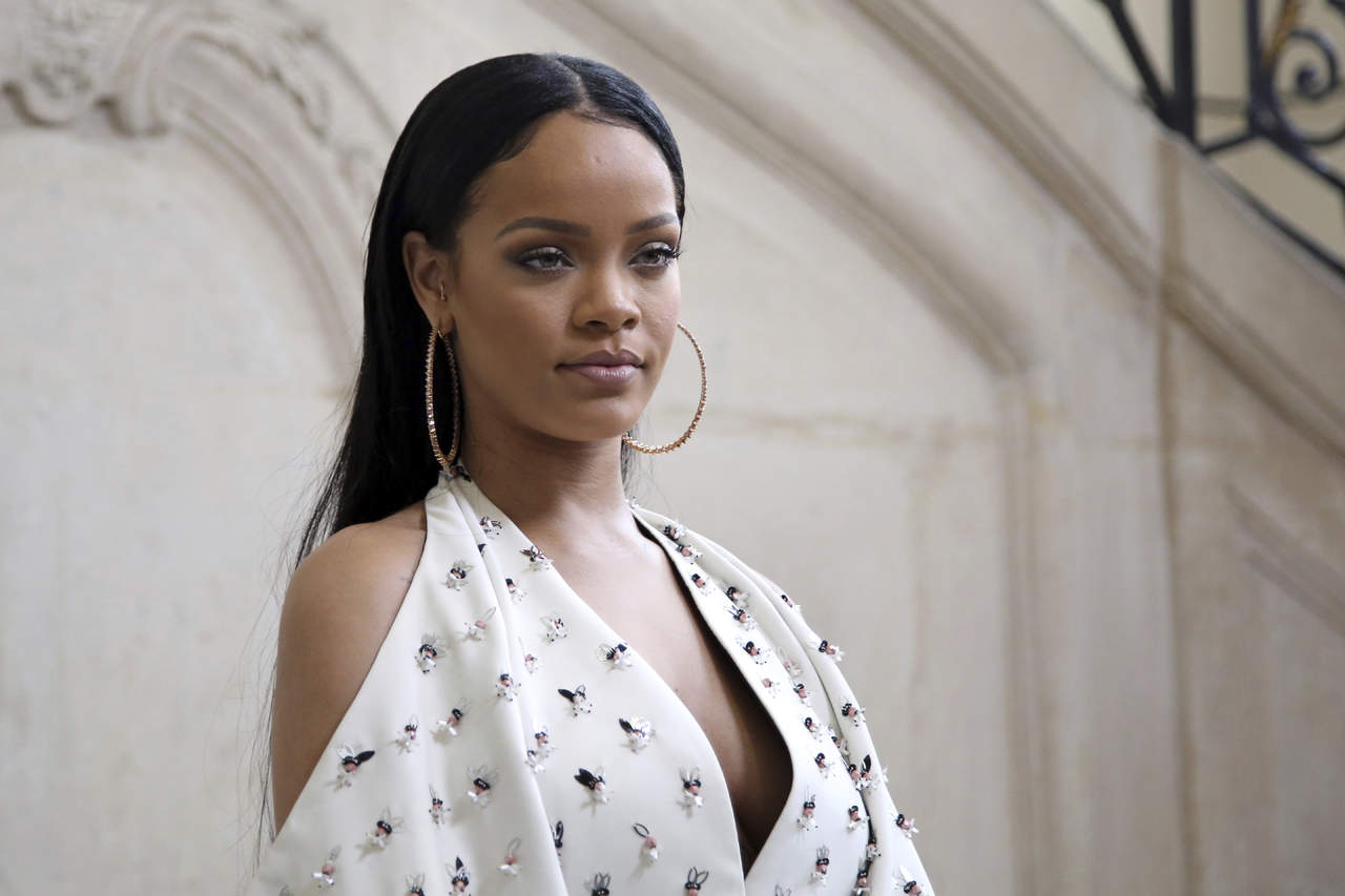 Rihanna responde a Snapchat por anuncio violento