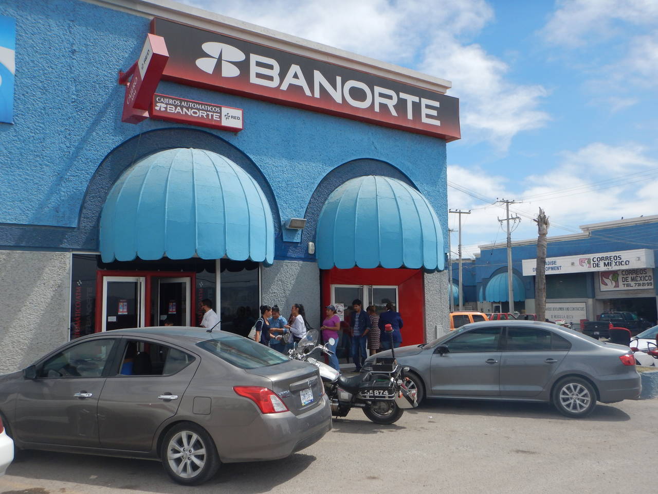 Sin freno, asaltos afuera de bancos en Torreón
