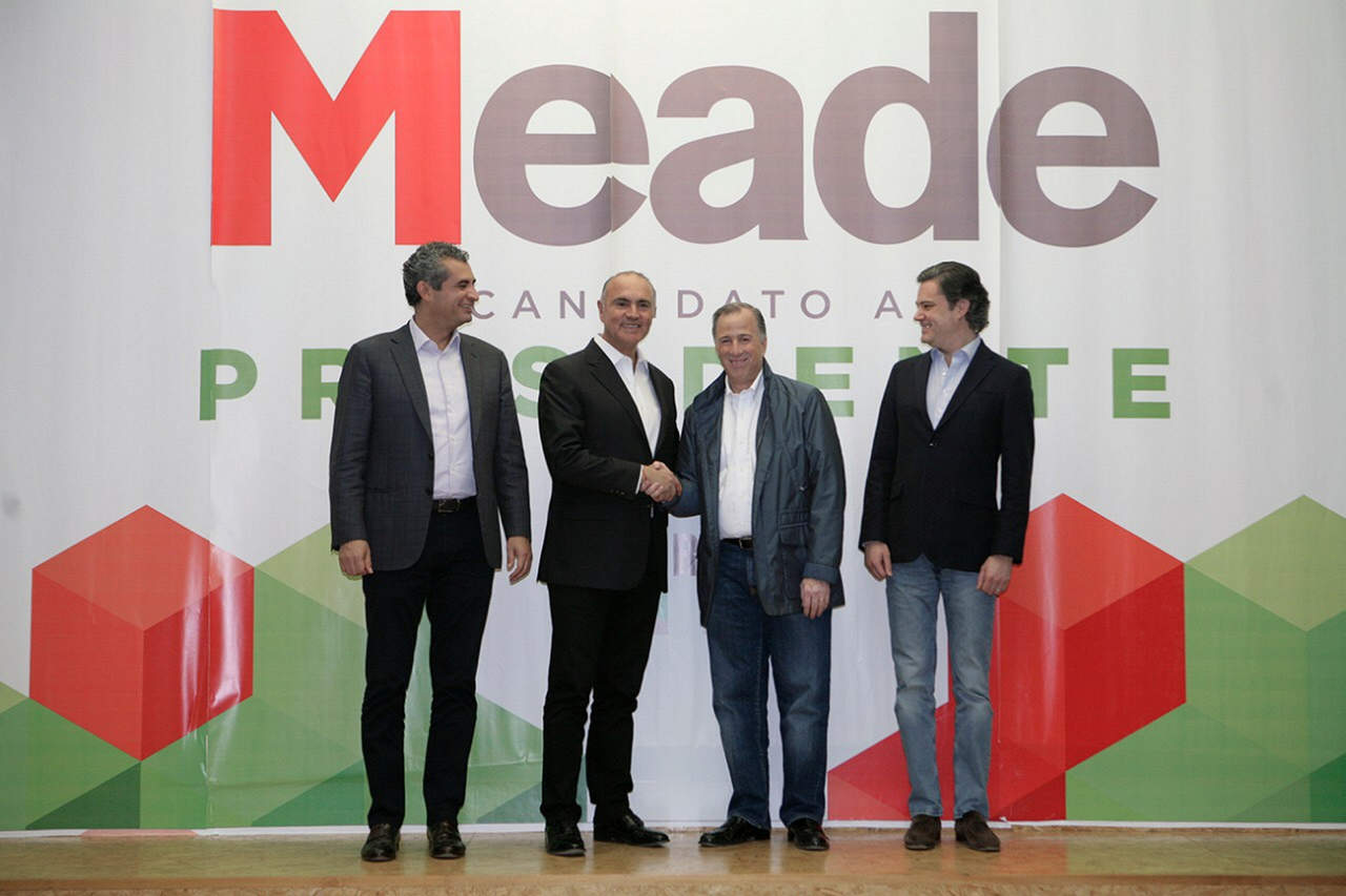 Tras dejar Sagarpa, se reúne José Calzada  con Meade y Nuño