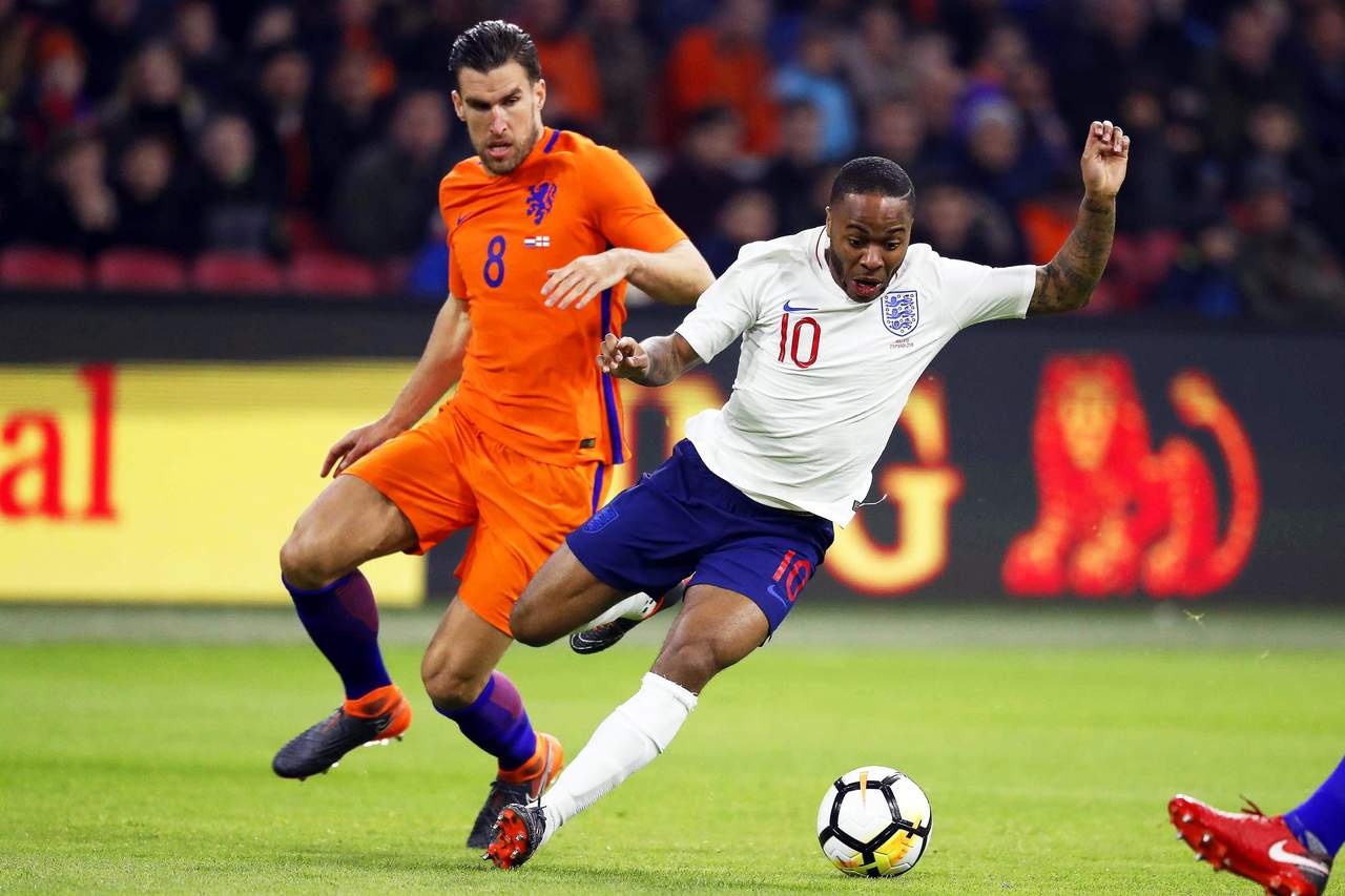 Amarga Inglaterra debut de Koeman como entrenador de Holanda