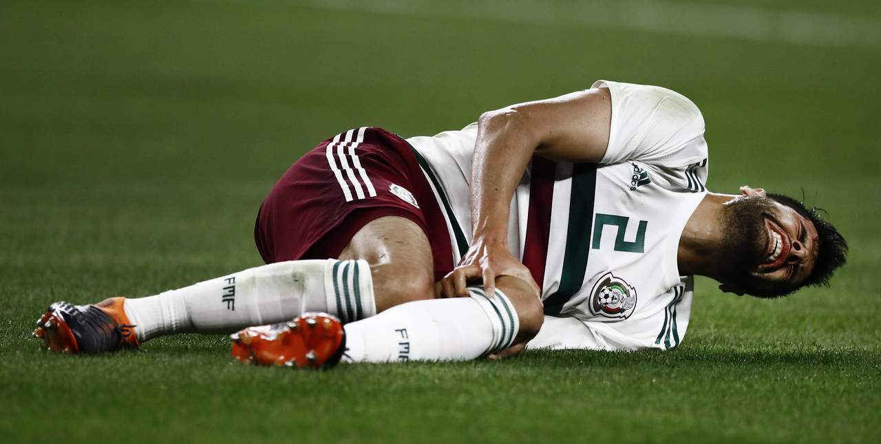 Néstor Araujo es dado de alta tras lesión en la rodilla