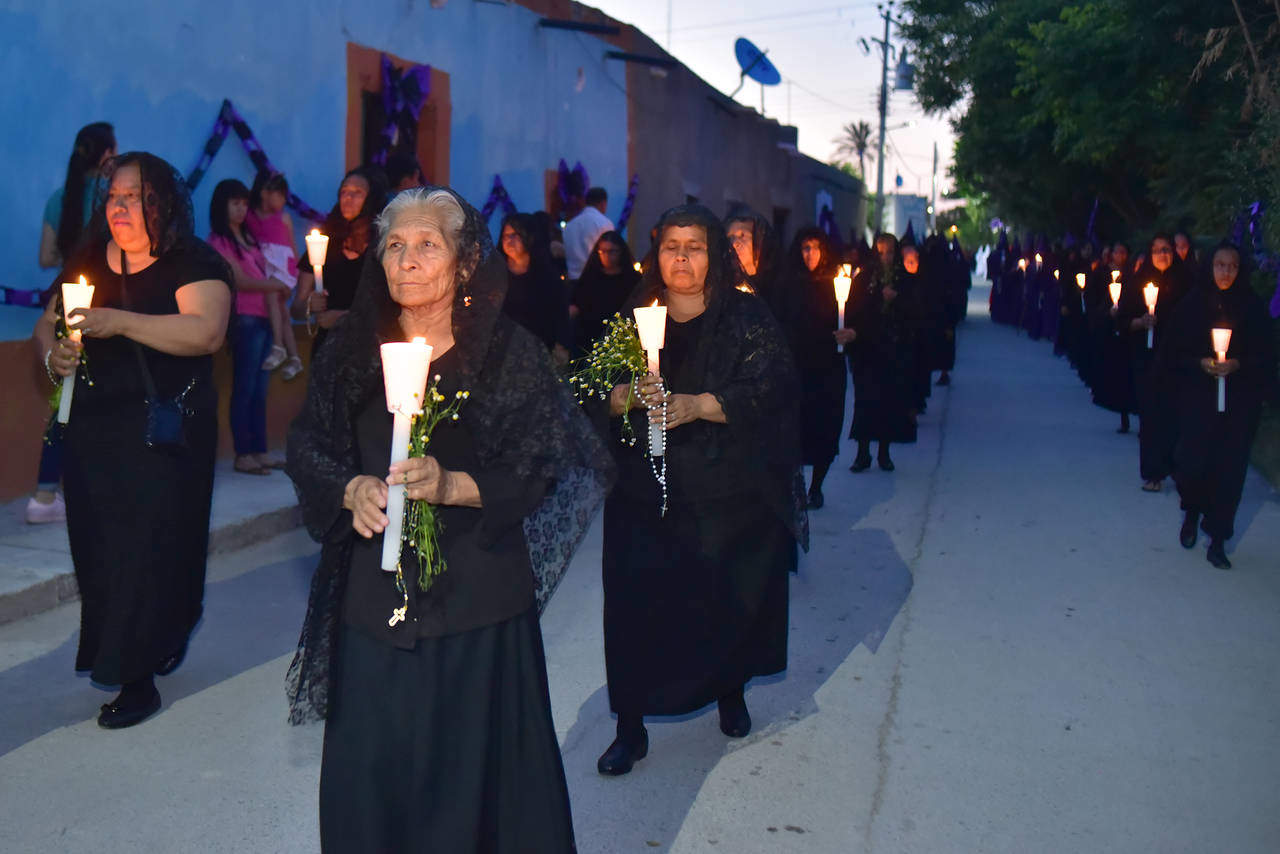 Recorre la Dolorosa las calles de Viesca