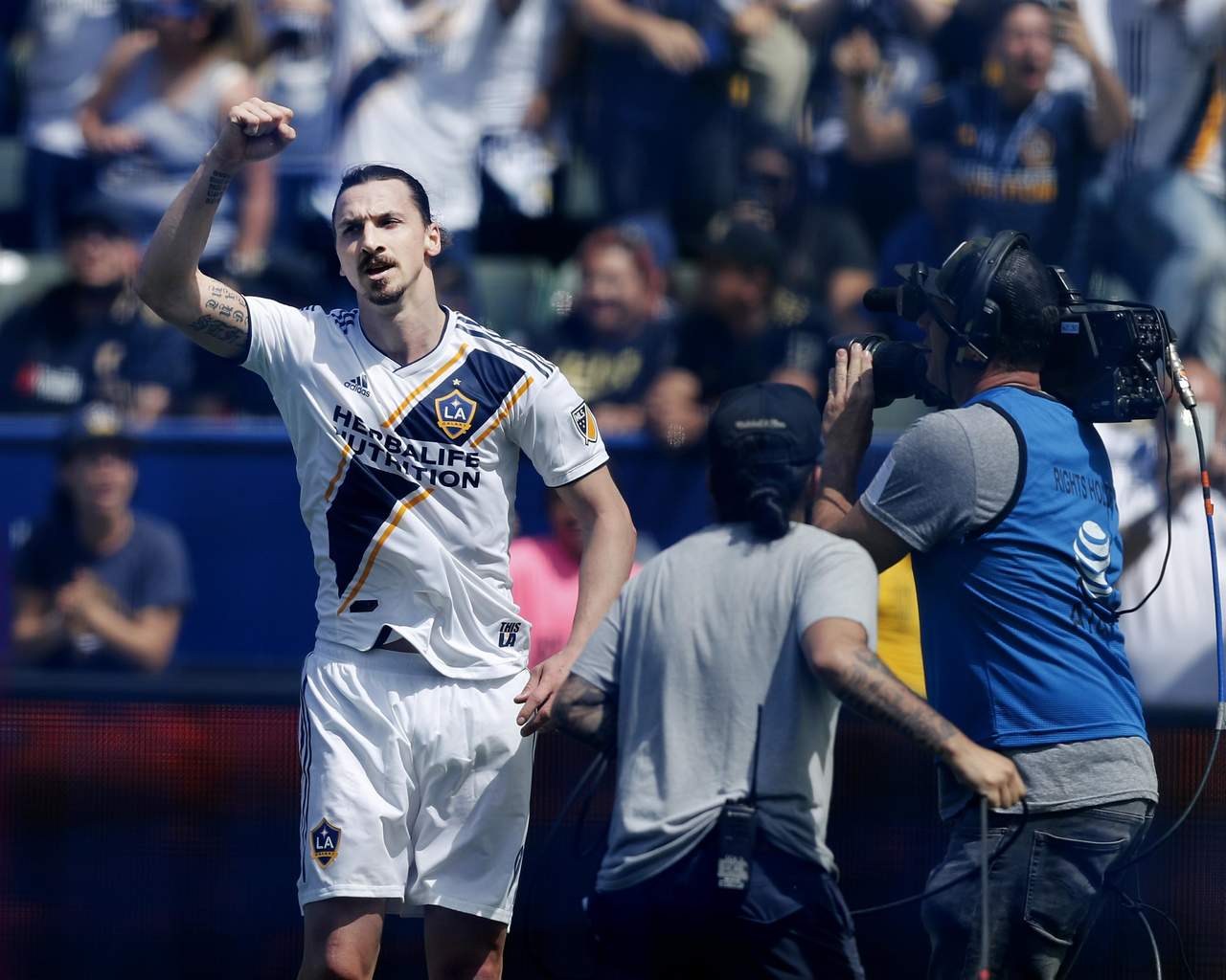 Zlatan pide no relajarse a Suecia en el Mundial