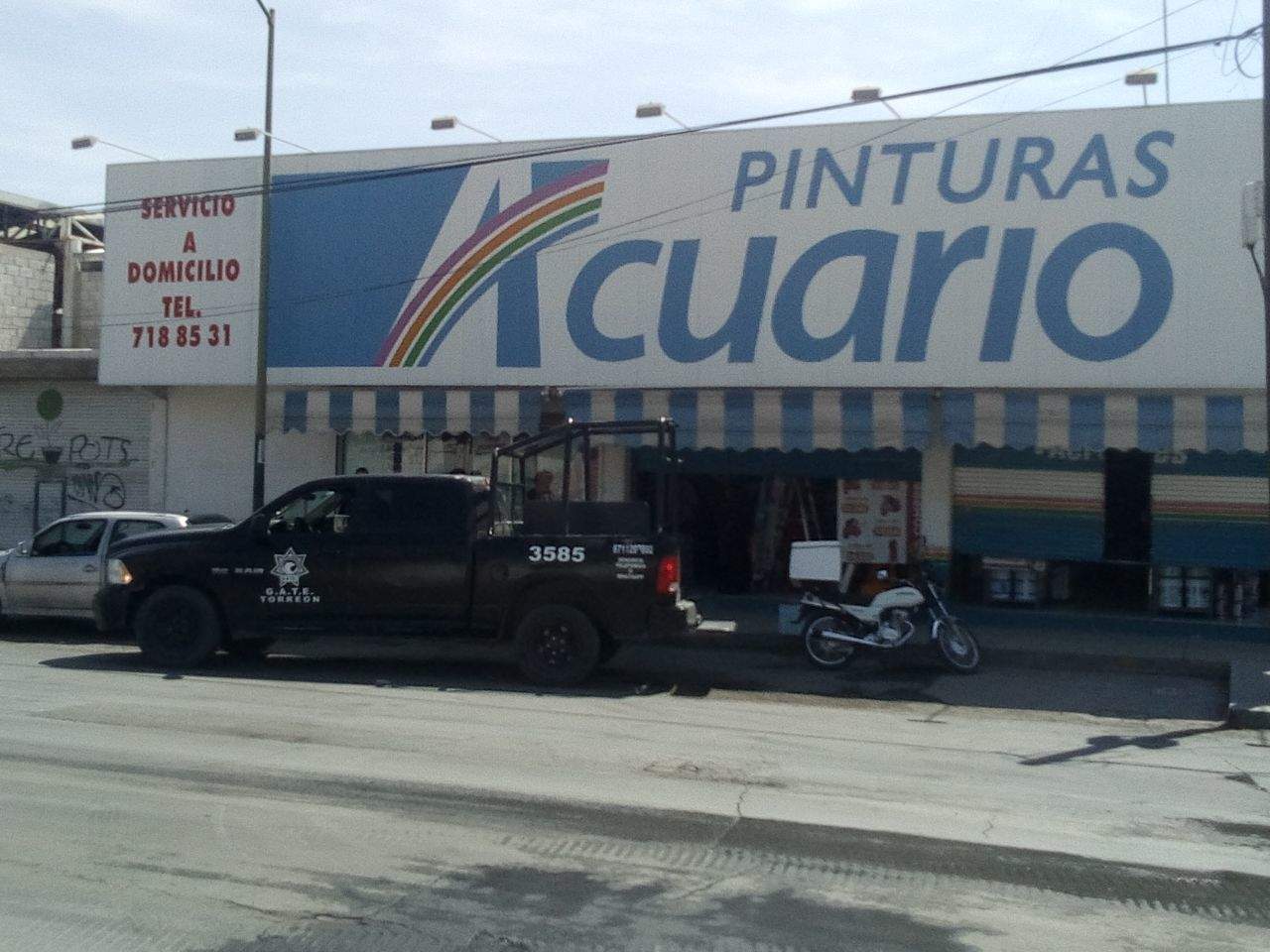 Sujetos armados asaltan negocio de pinturas en Torreón
