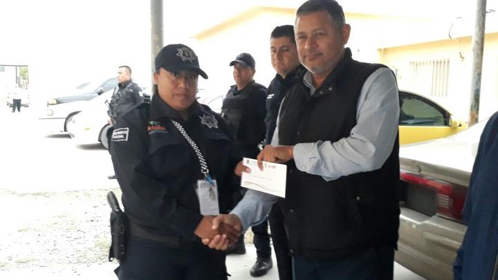 Reconocen a dos policías en Ciudad Acuña
