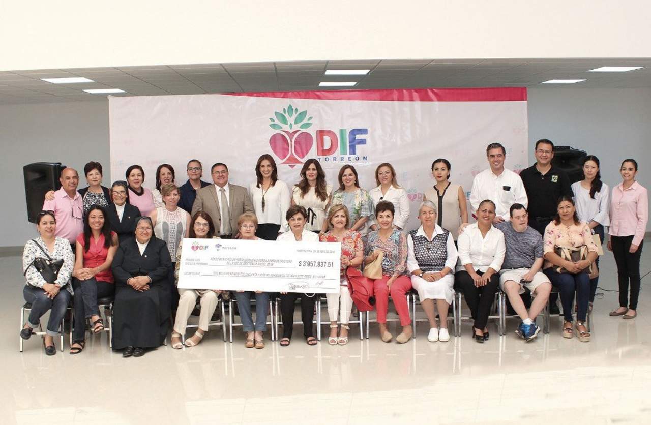 DIF Torreón entrega recursos de programa FORTA