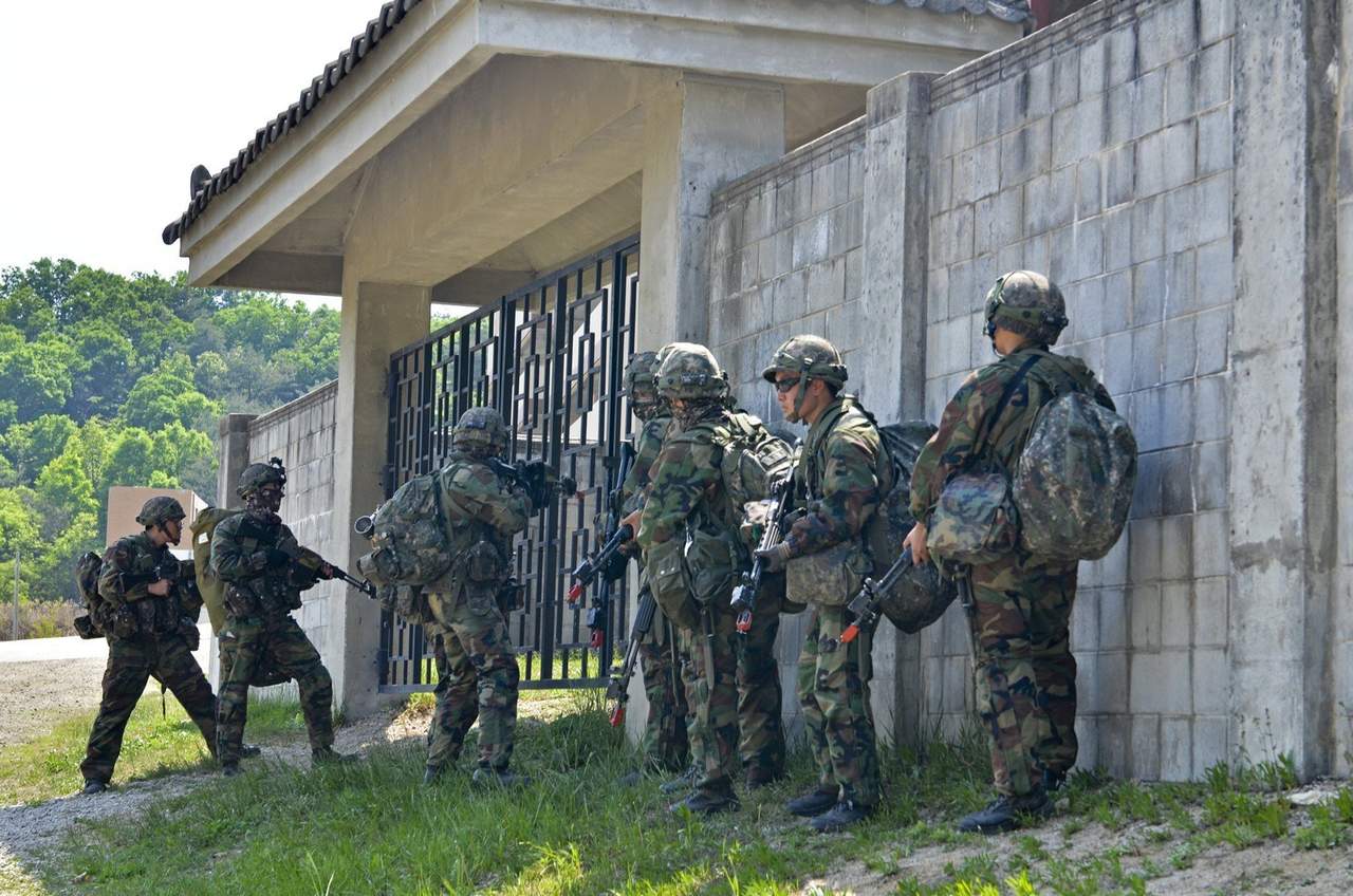Rechazan que EU busque reducir número de tropas en Corea del Sur