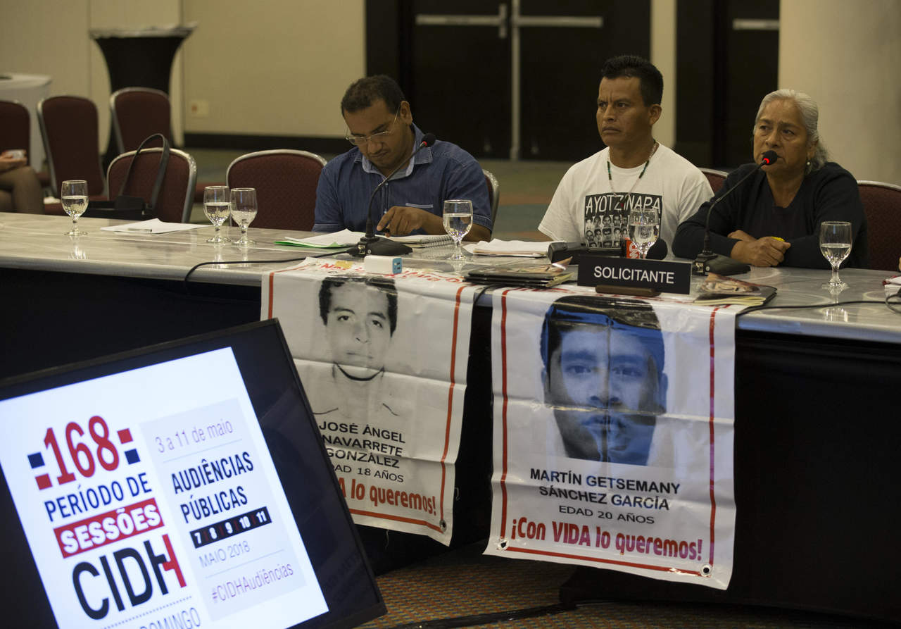 Padres de los 43 de Ayotzinapa reclaman justicia ante la CIDH