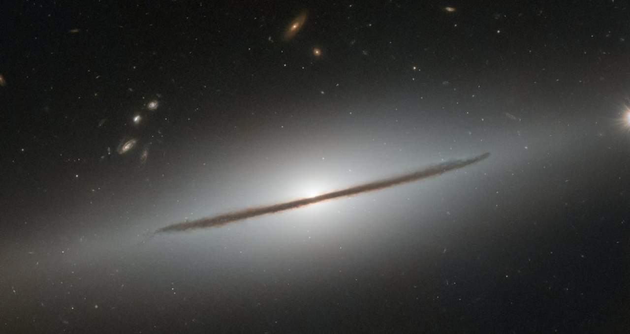 Hubble muestra inusual imagen de galaxia espiral