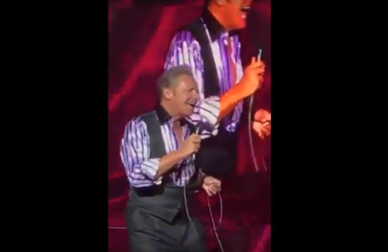 VIDEO: Luis Miguel canta ¿borracho?