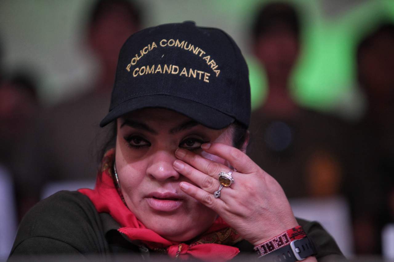 Nestora Salgado demanda a Meade por daño moral