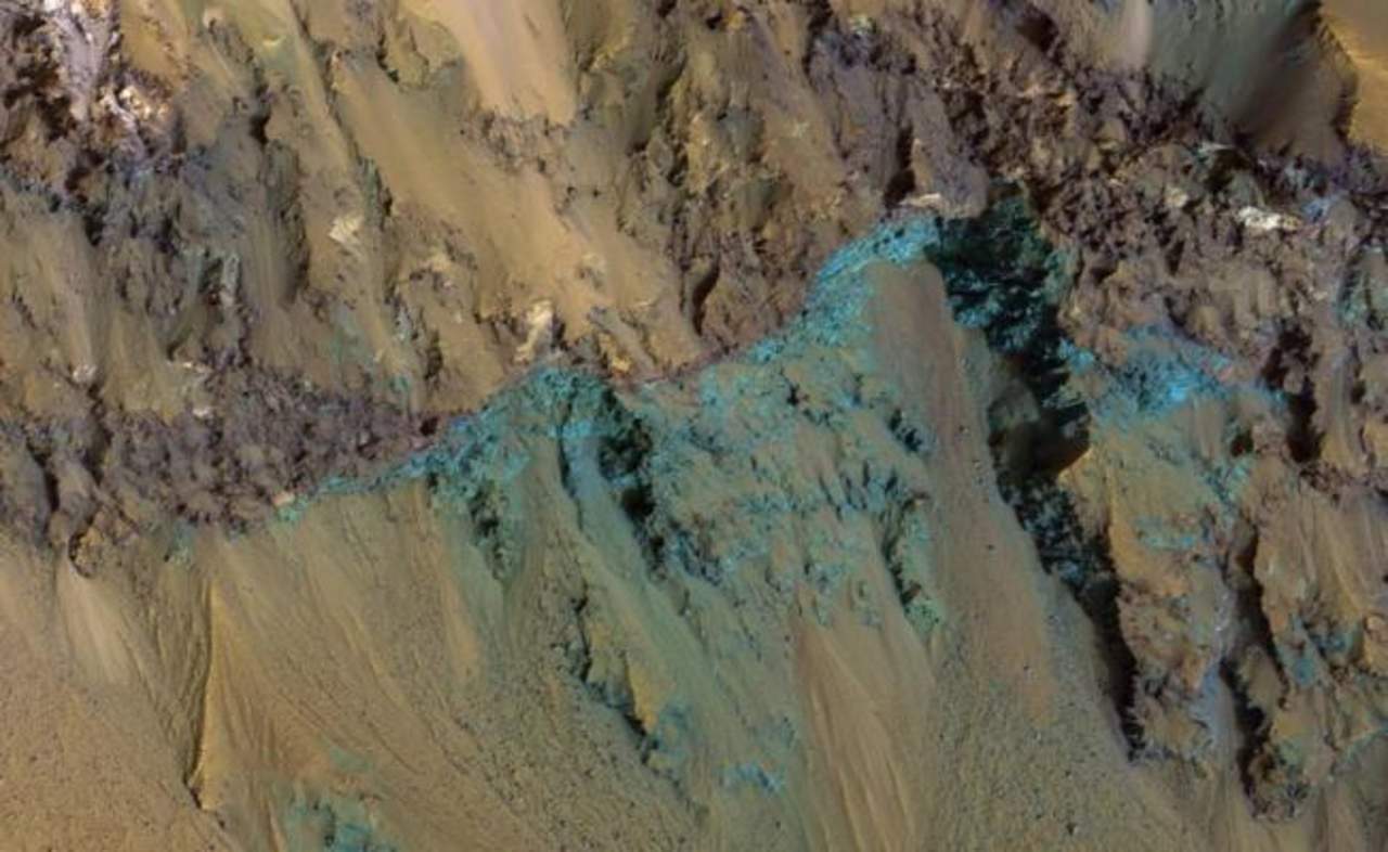 NASA muestra fotografía de cráter de impacto en Marte