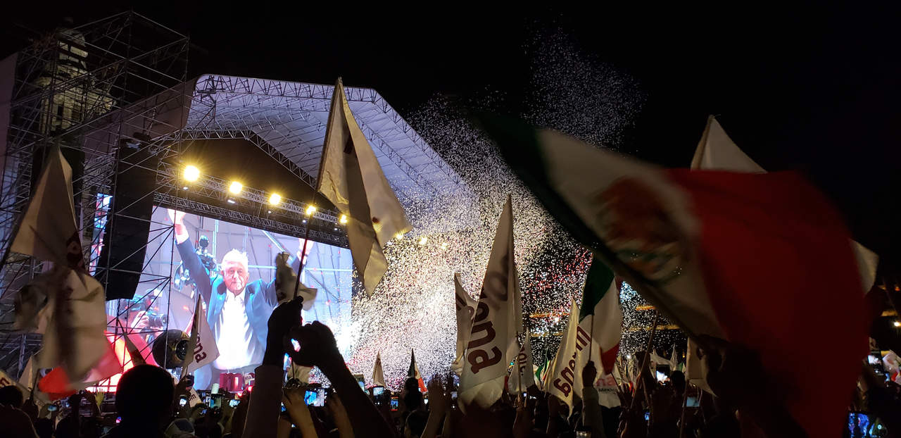 Unidos celebran la victoria de López Obrador