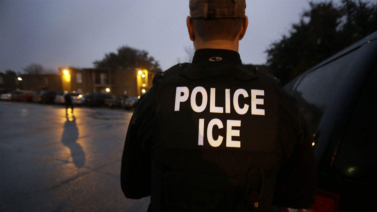 Fiscalía de Filadelfia no apoya renovar contrato con ICE