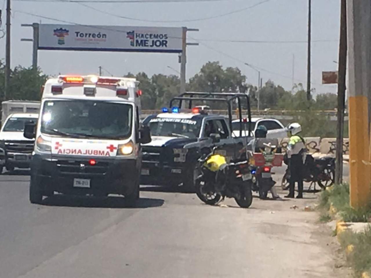 Atropellan a motociclista en la entrada de Torreón; responsable huye
