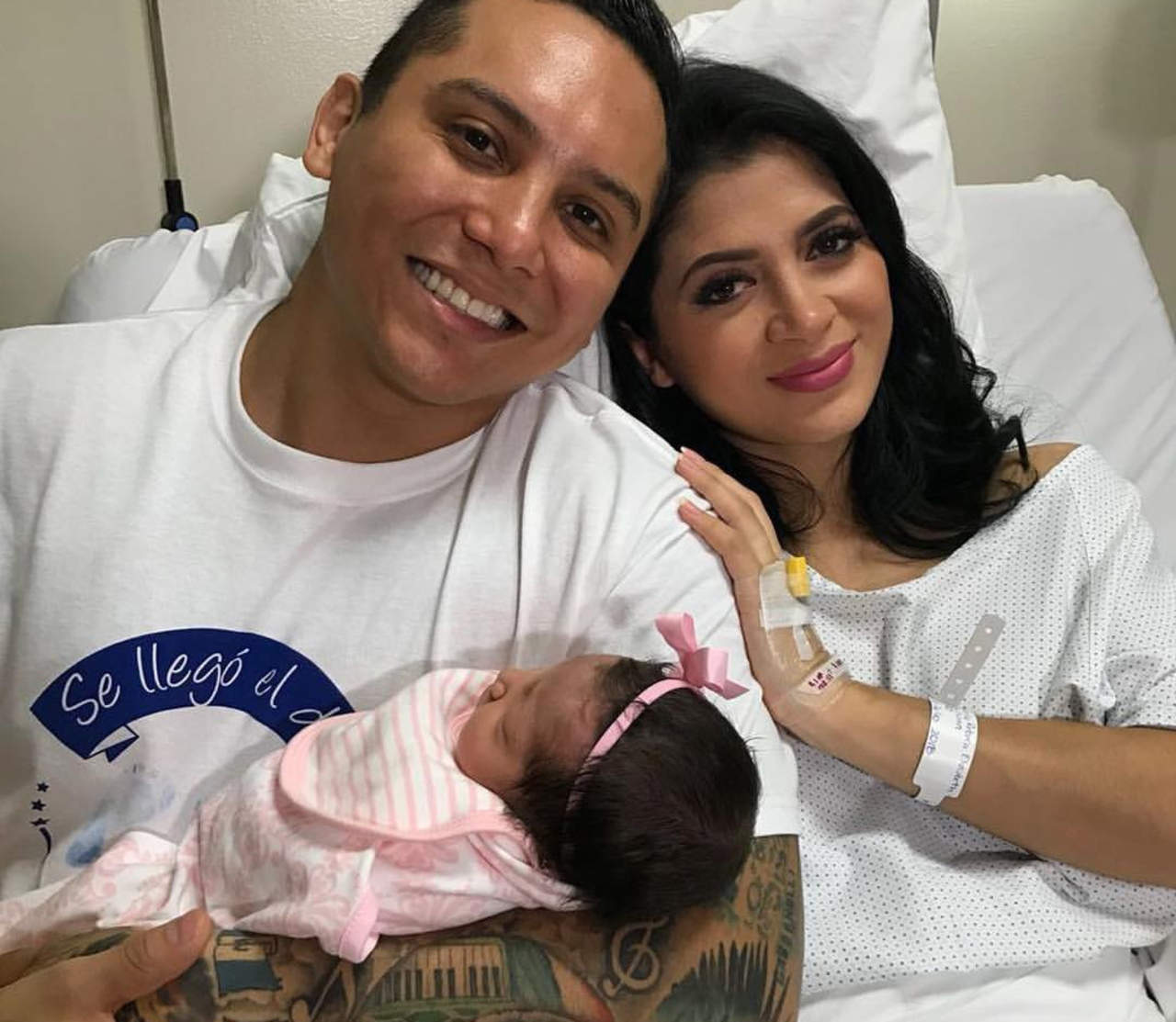 Edwin Luna da la bienvenida a su segunda hija