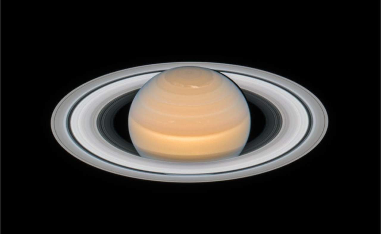 Captura el telescopio Hubble nueva imagen de Saturno