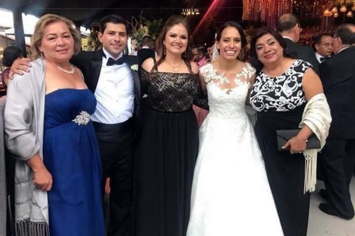 Niegan uso de recursos públicos en boda de hija de Carlos Moreira