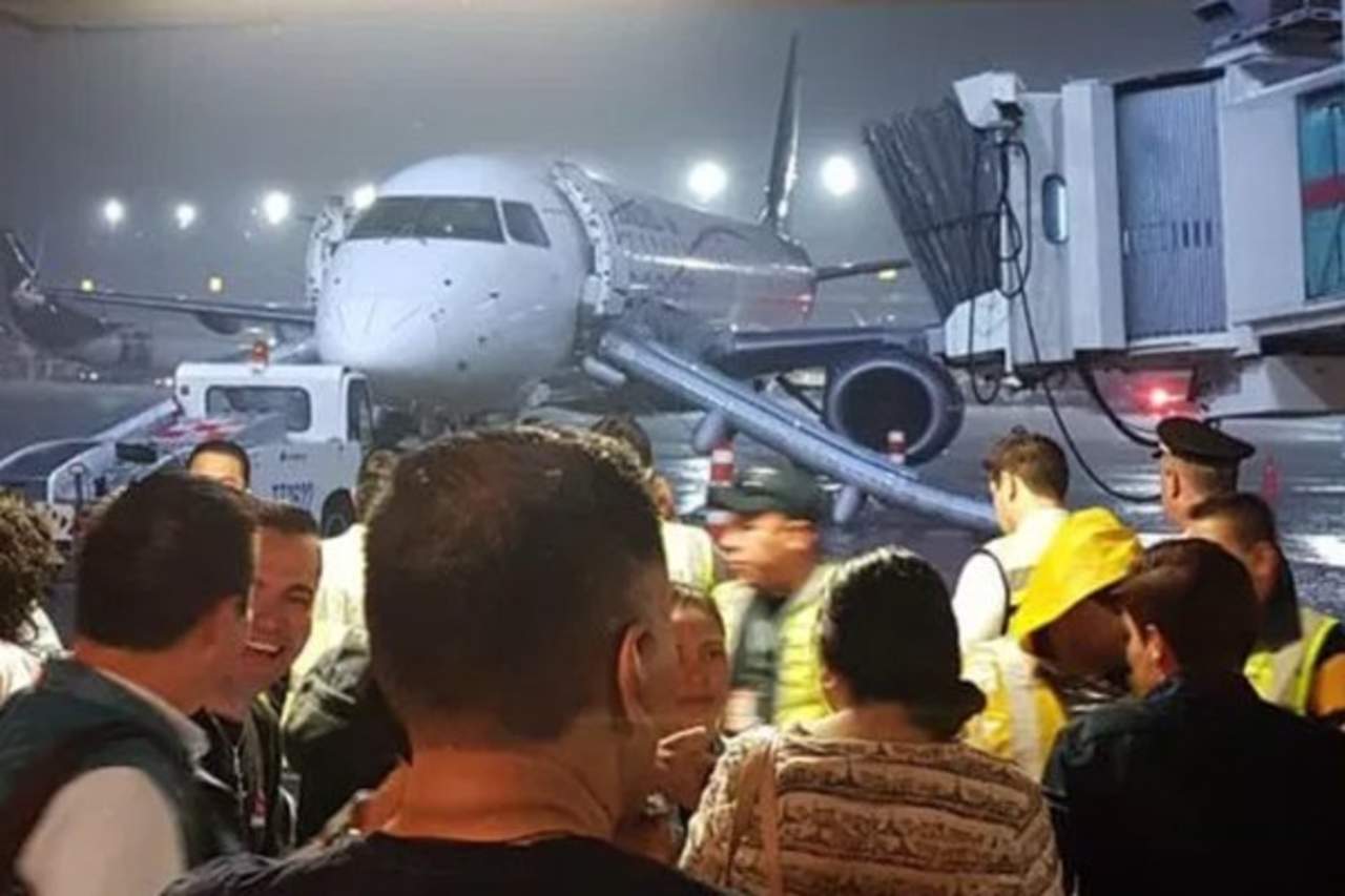 Reubican a pasajeros del vuelo de evacuado Aeroméxico