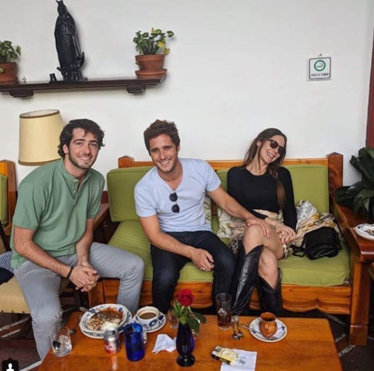 Diego Boneta se muestra cariñoso con Camila Sodi