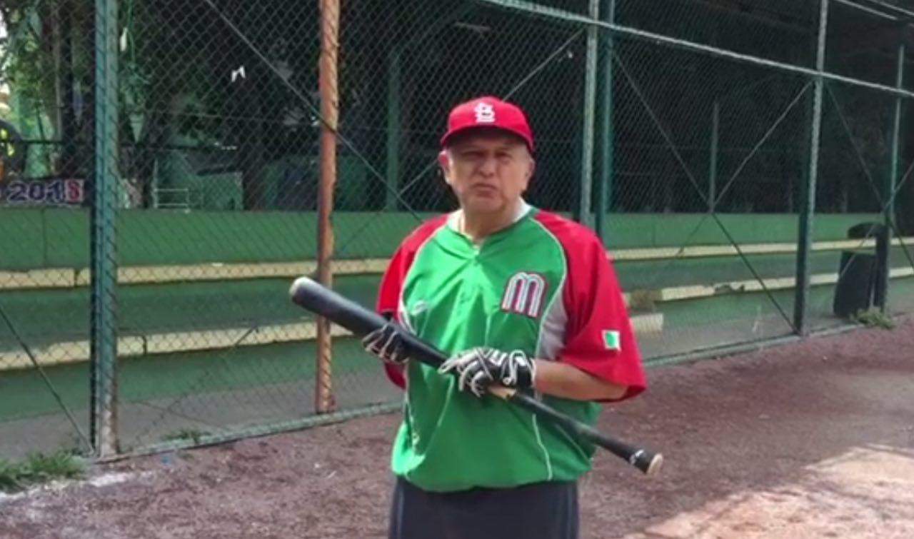 López Obrador se relaja practicando beisbol