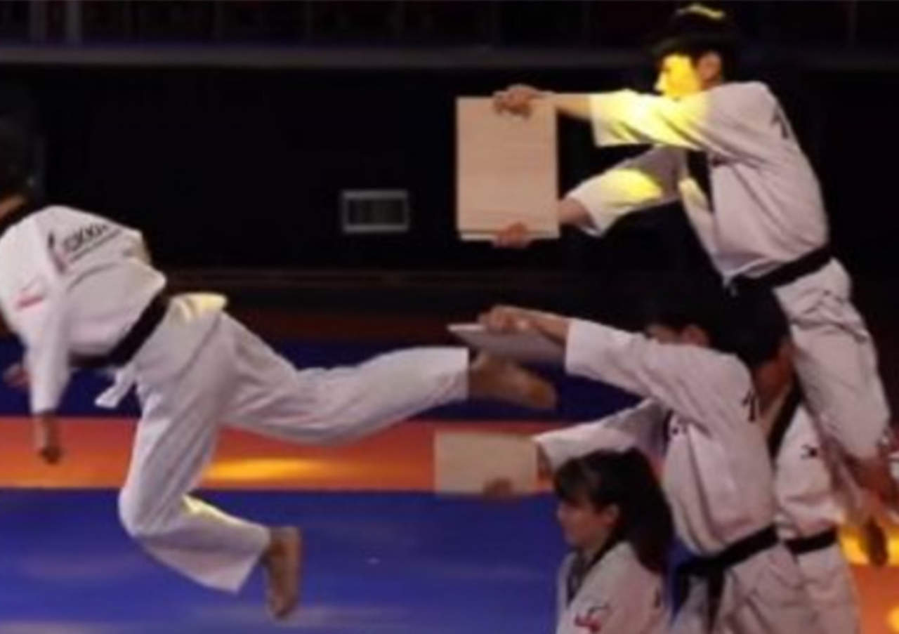 Equipo de Taekwondo se hace viral por sus impactantes habilidades