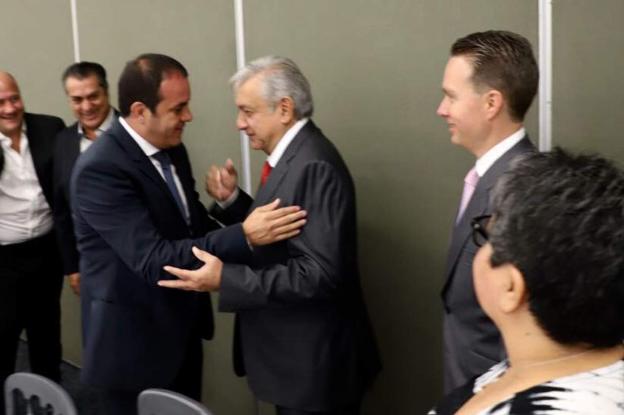 López Obrador y Conago discuten tema de coordinadores