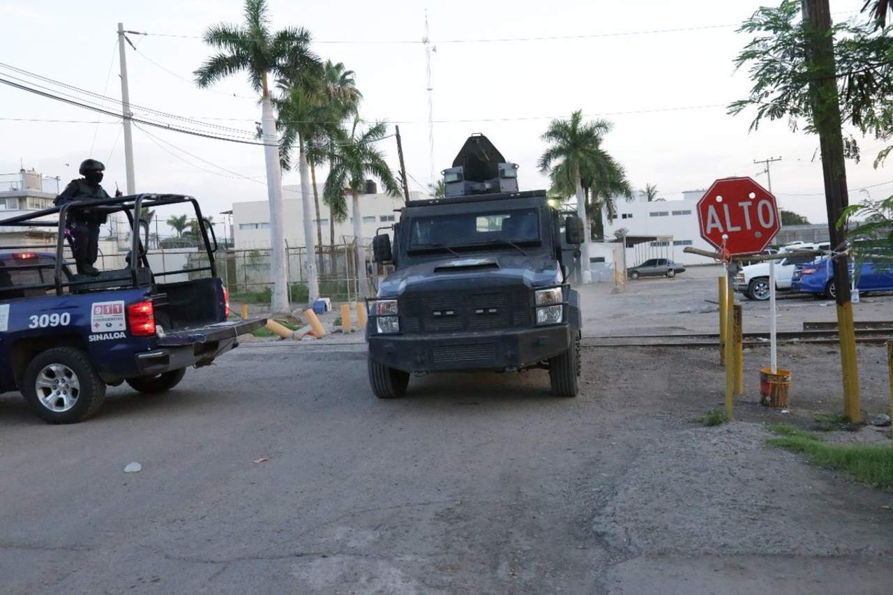Hallan 3 cuerpos en Sinaloa; uno de ellos presuntamente de reo fugado