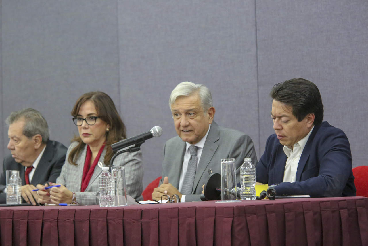 López Obrador se reúne con diputados de Morena