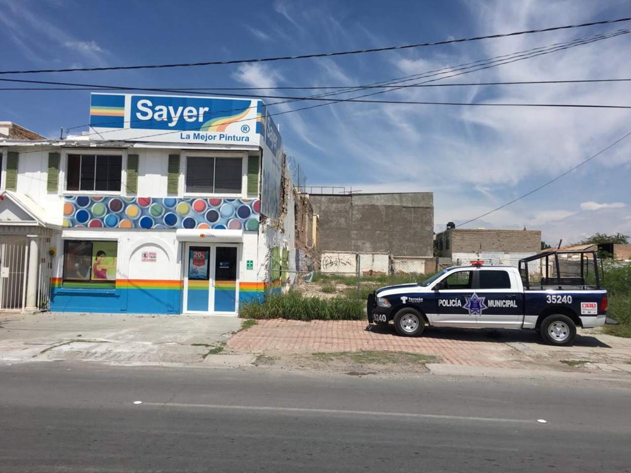 Asaltan con violencia negocio de pinturas en Torreón