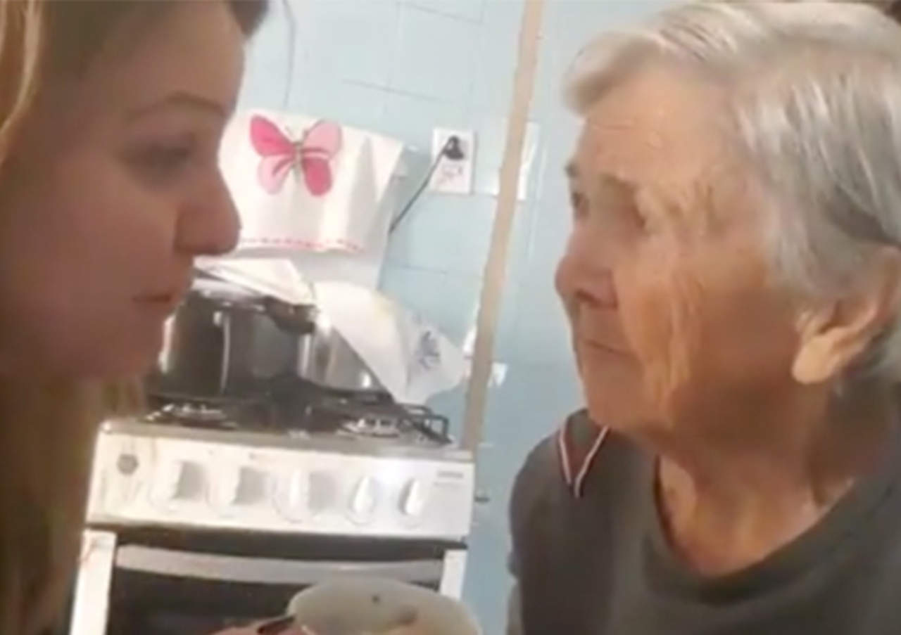 Paciente de Alzheimer le dice 'te amo' a su nieta