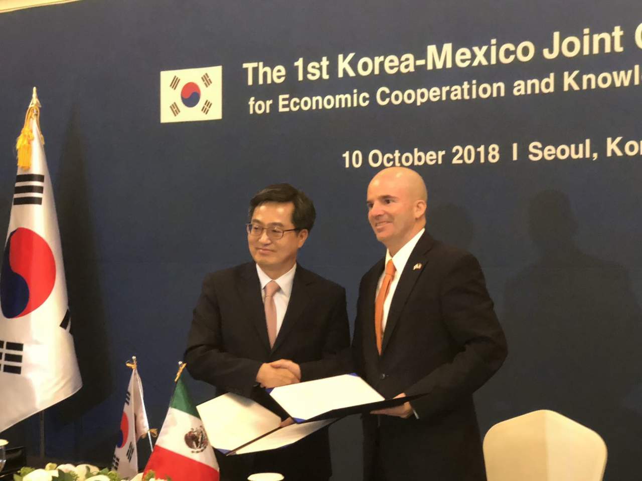 Refrendan México y Corea del Sur compromiso por el libre comercio