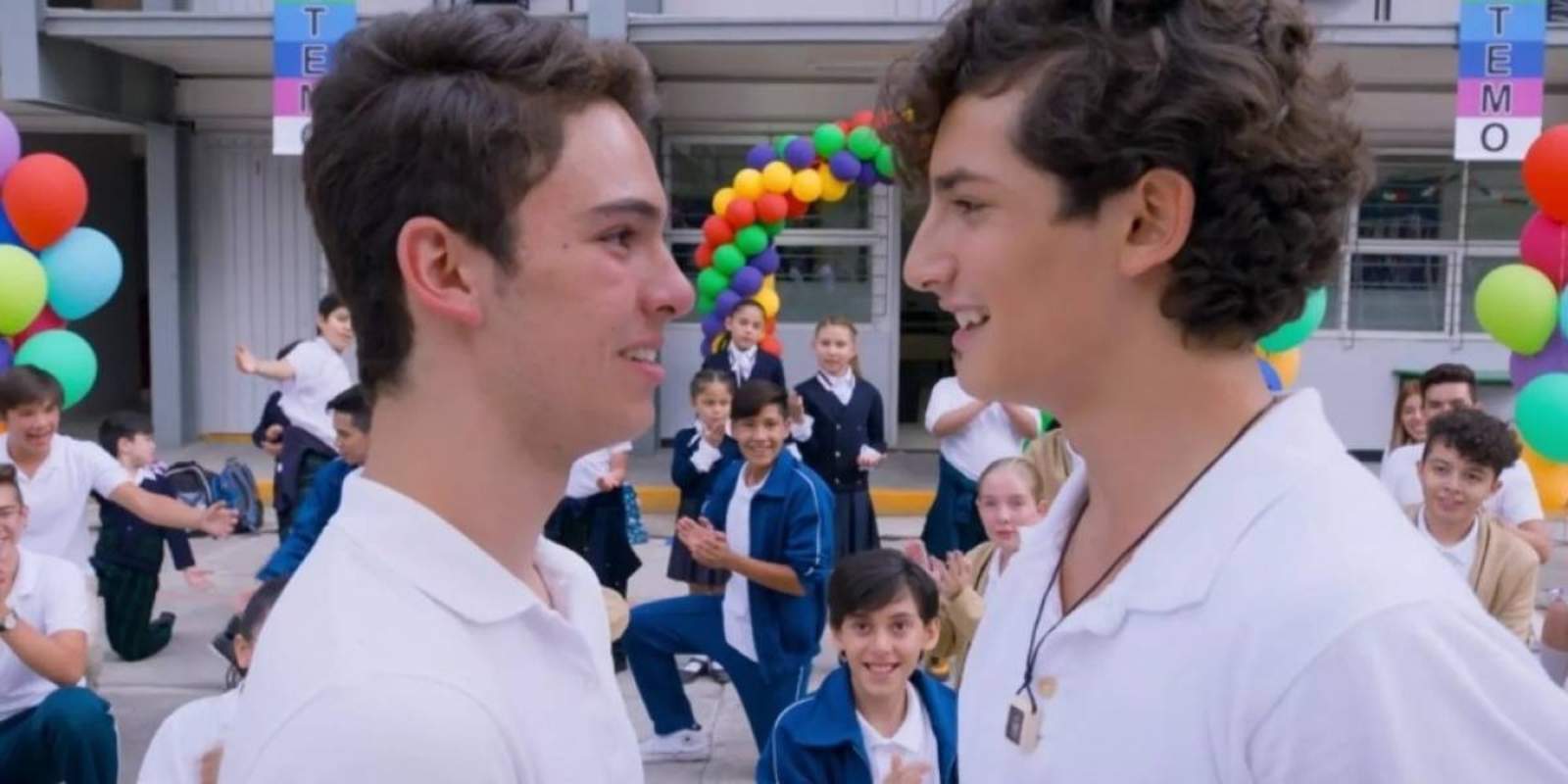 La pareja gay de televisa que conquista al público: 'Aristemo'