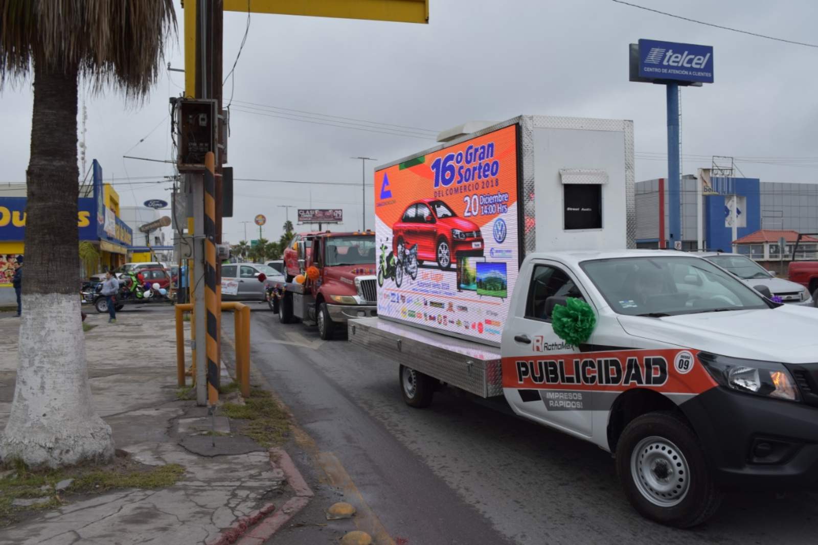 Realiza Canaco desfile del Comercio en Monclova
