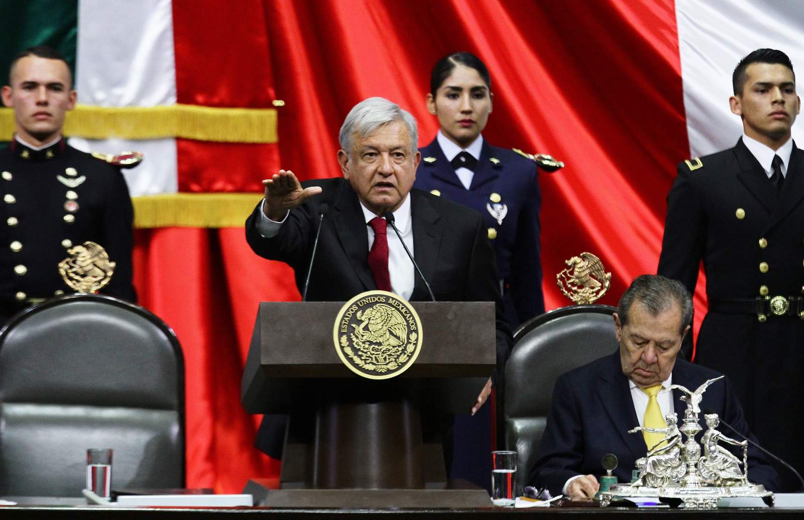Anaya y Fox desean éxito a López Obrador