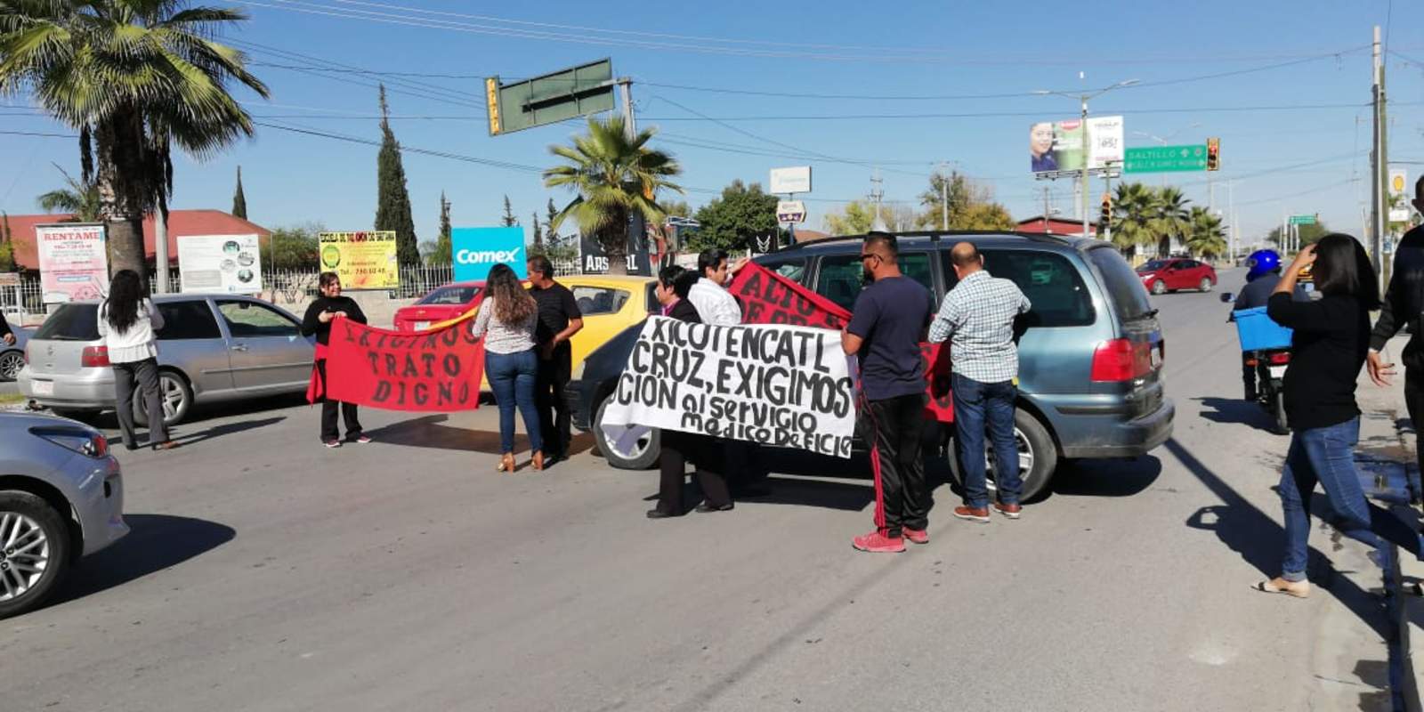 Docentes bloquean Rodríguez Triana para exigir medicamentos