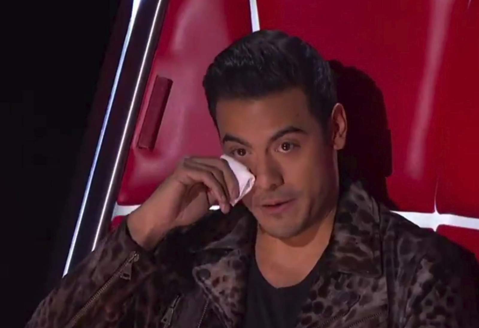 Carlos Rivera lloró en La Voz... México al recordar a Hiromi