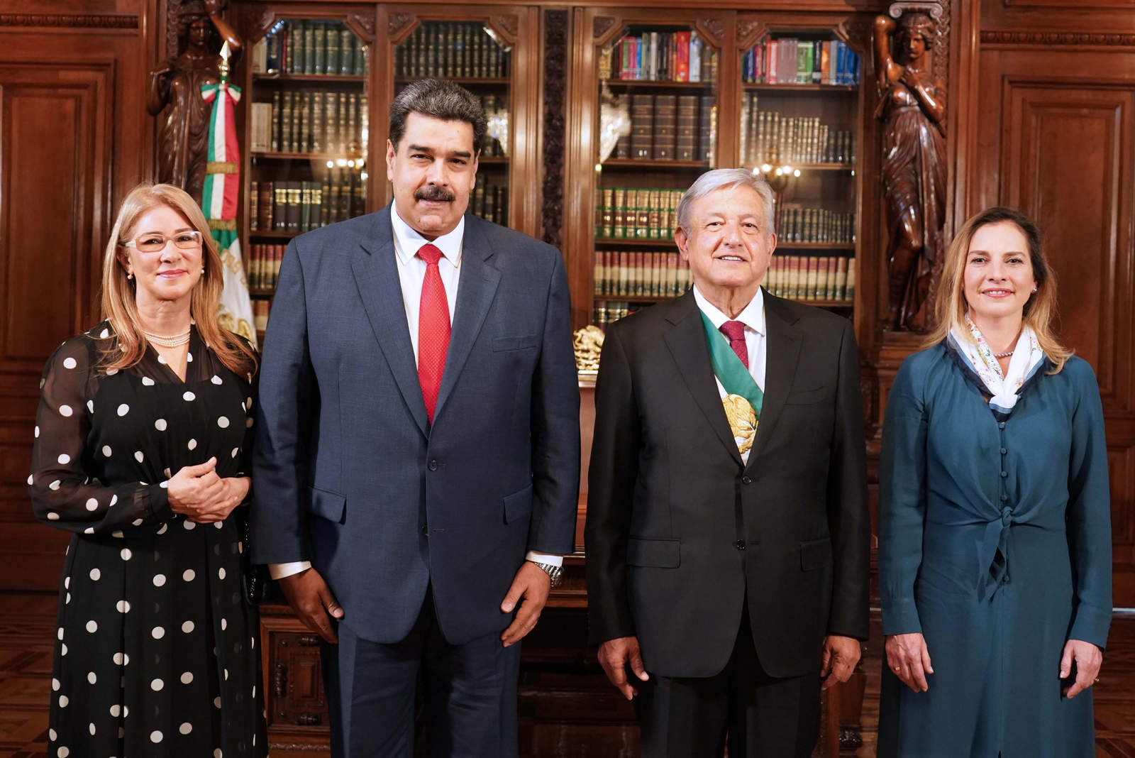 Maduro mantuvo una 'extraordinaria conversación' con AMLO