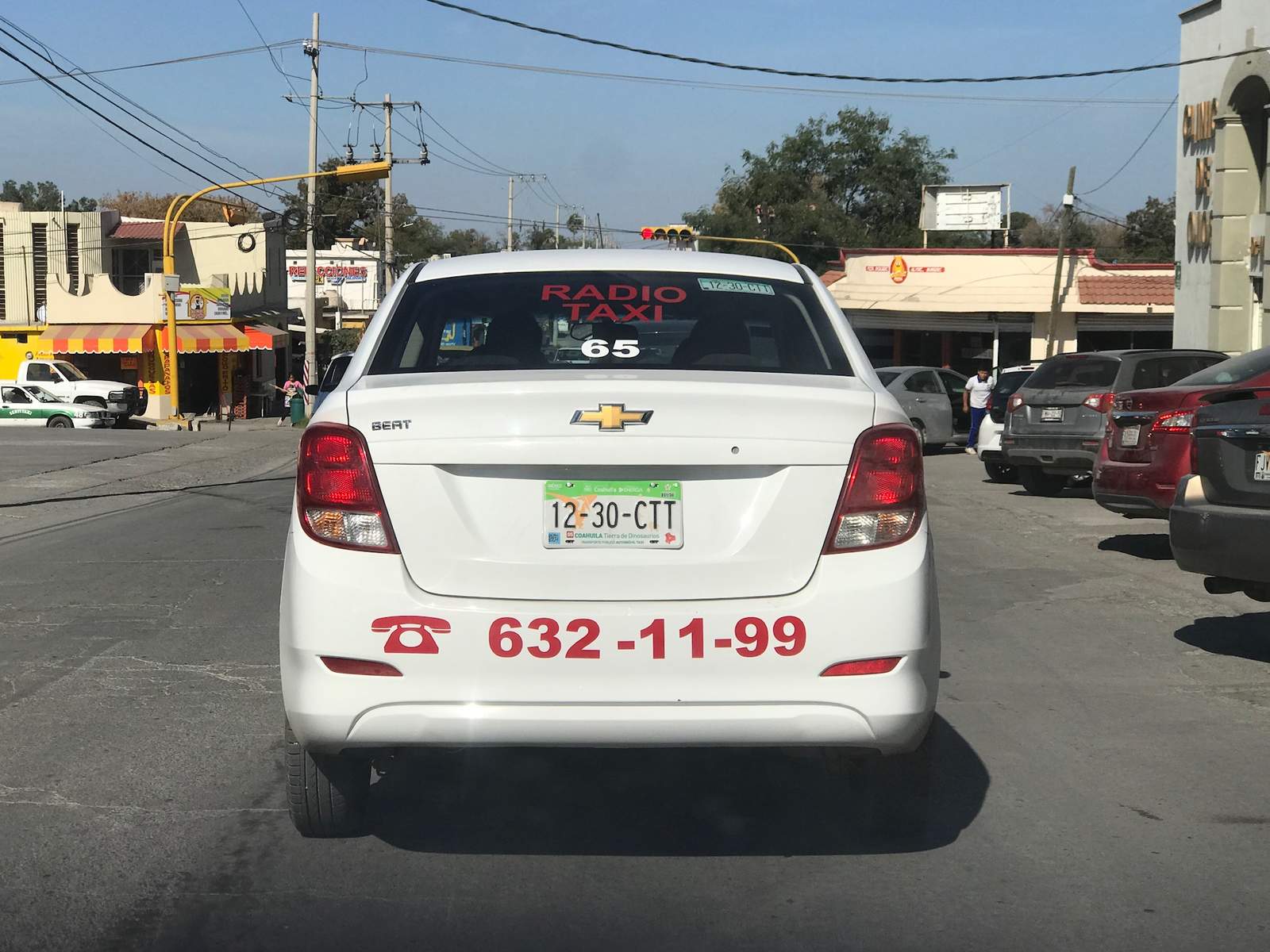 Operan en Monclova taxis con placas de otros municipios