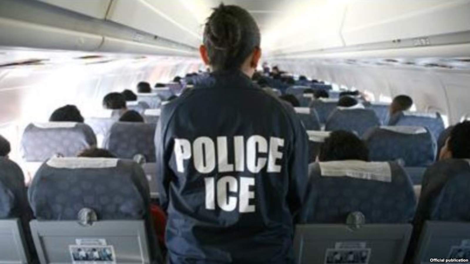 Acusan de vuelos con deportados por EU de 'gran negocio'