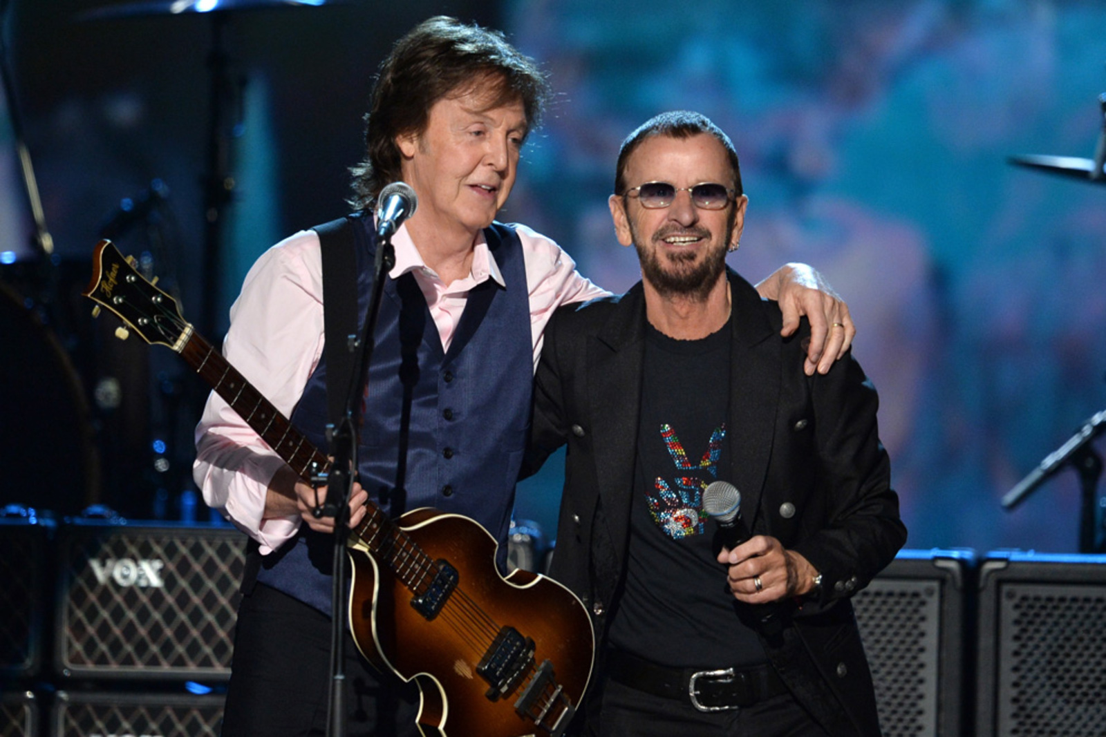 Ringo aparece por sorpresa en concierto de Paul