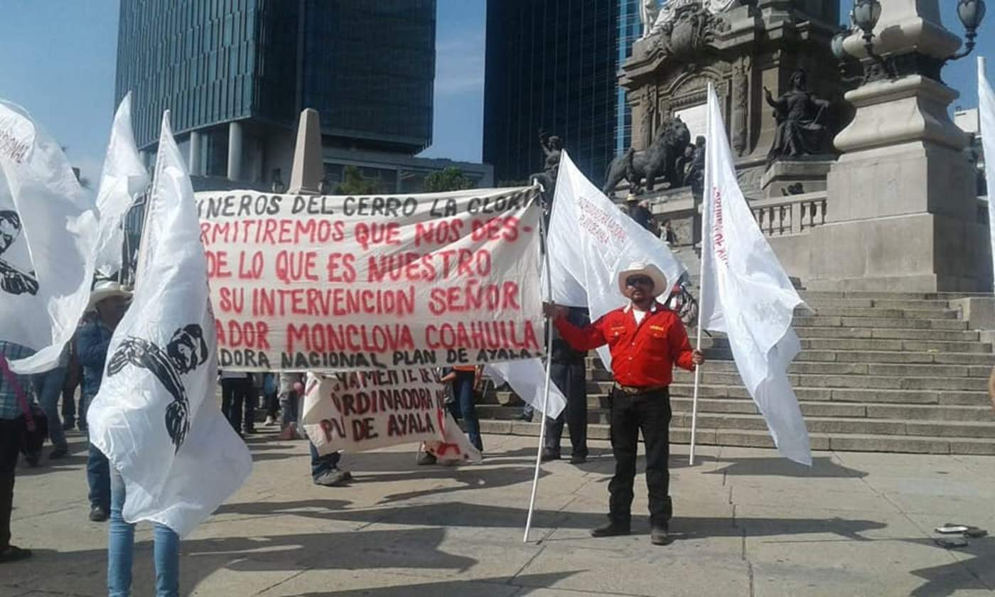 Comuneros de Monclova protestan en CDMX