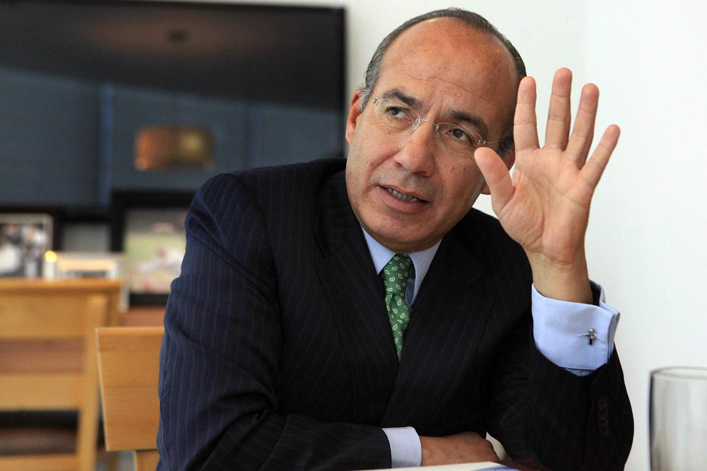 Responde Calderón a acusaciones de AMLO sobre huachicoleo