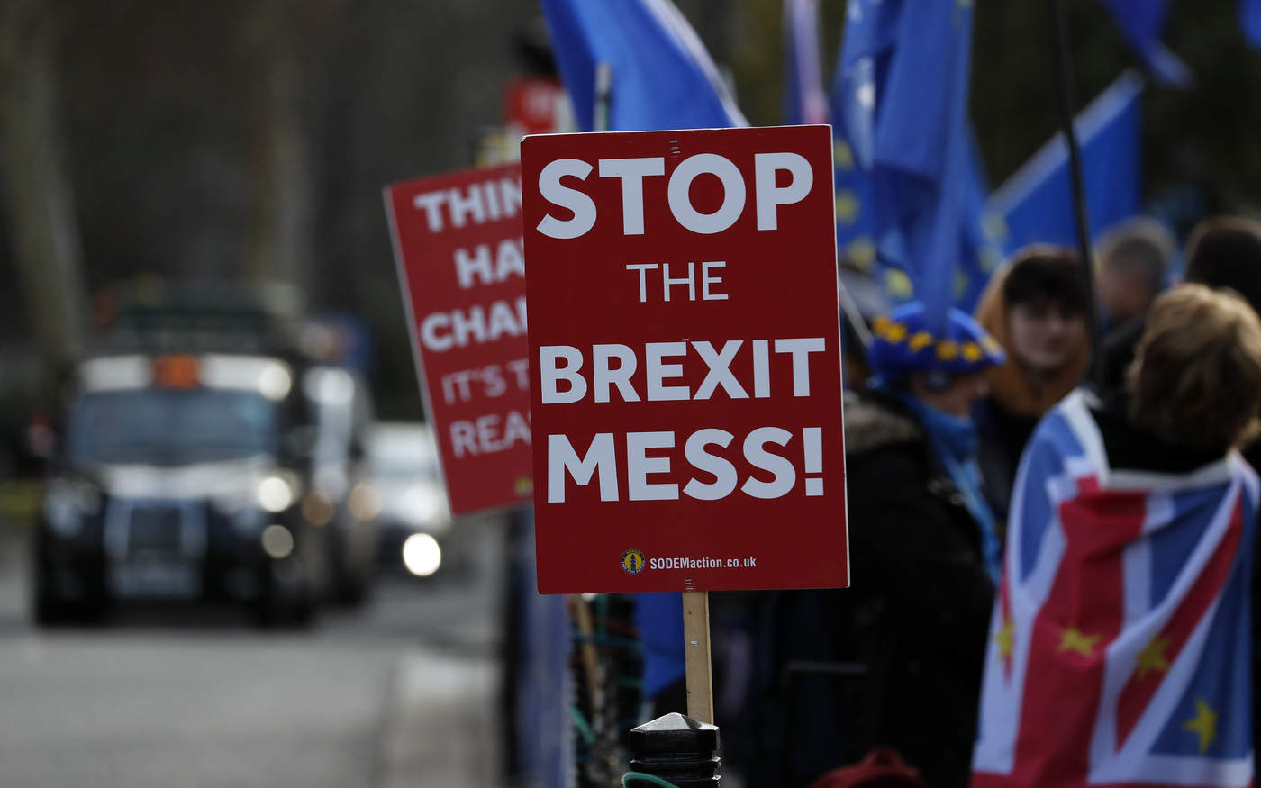 Rechazar acuerdo podría paralizar el 'brexit', advierte Gobierno británico