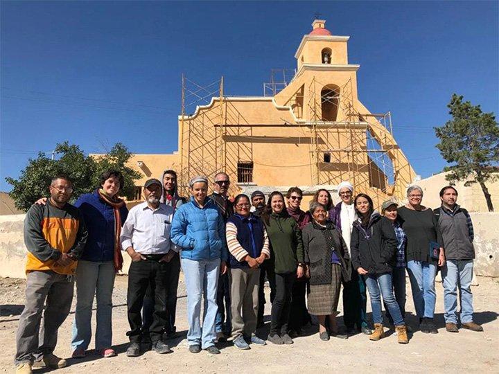 Restauran capilla de Santa María del Rosario en Ramos Arizpe