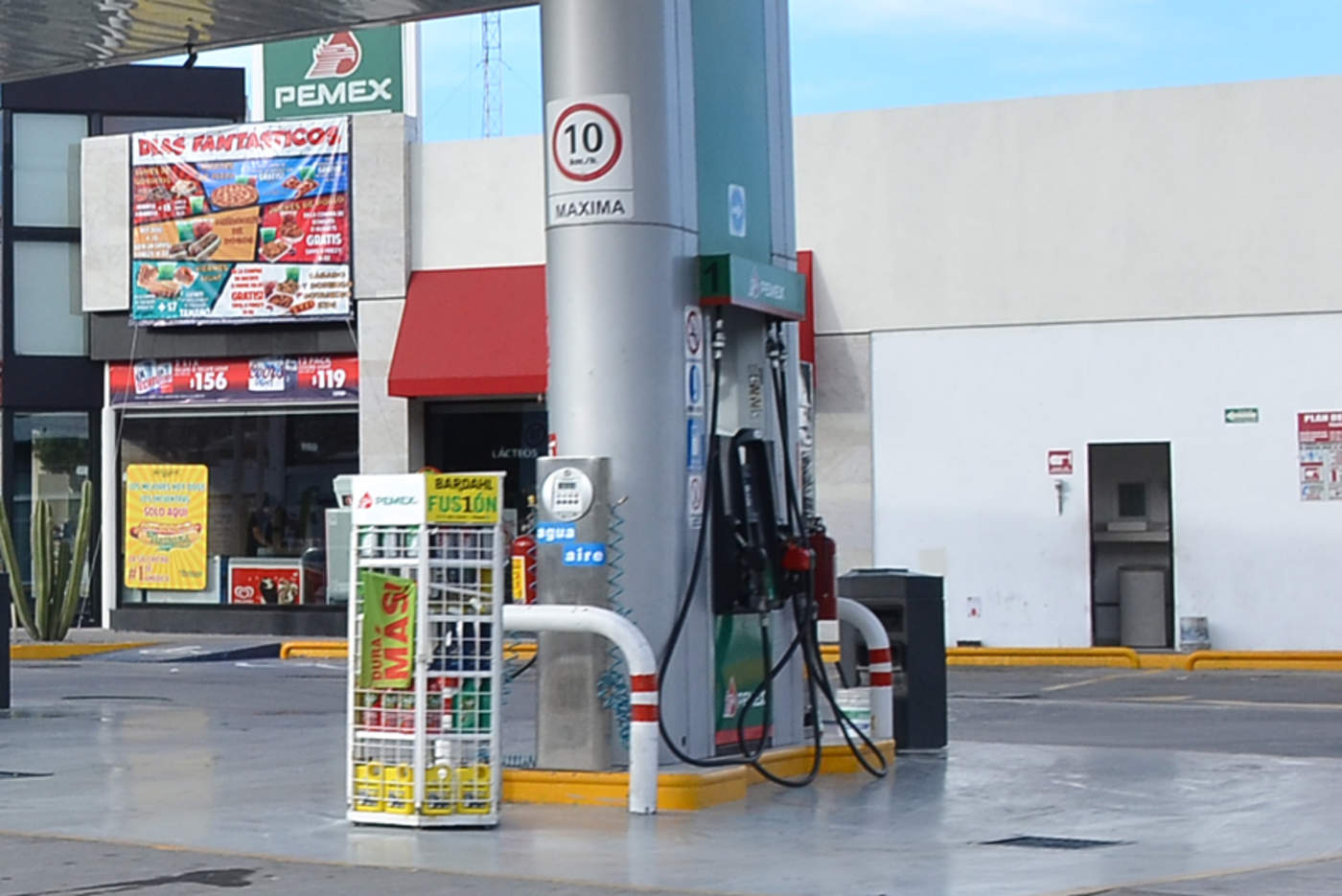 Hay 40 gasolineras afectadas por falta de combustible en Coahuila