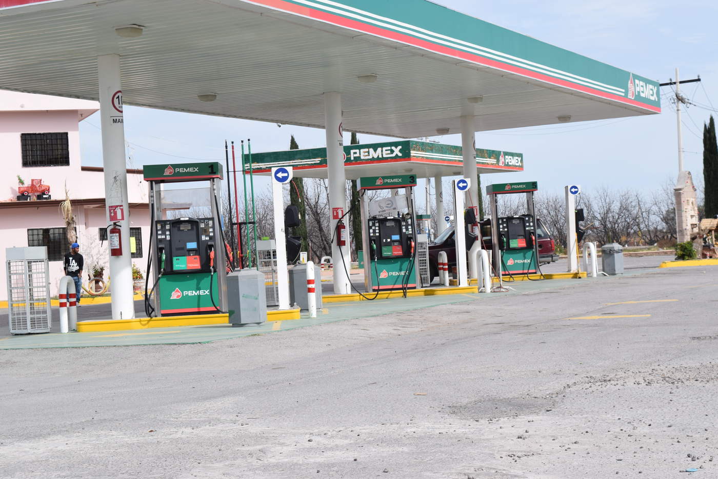 Riquelme prevé normalización de abasto de gasolina en 2 días