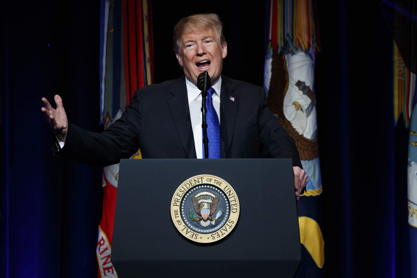Anuncia Trump ampliación de sistema de misiles ante amenaza de rivales