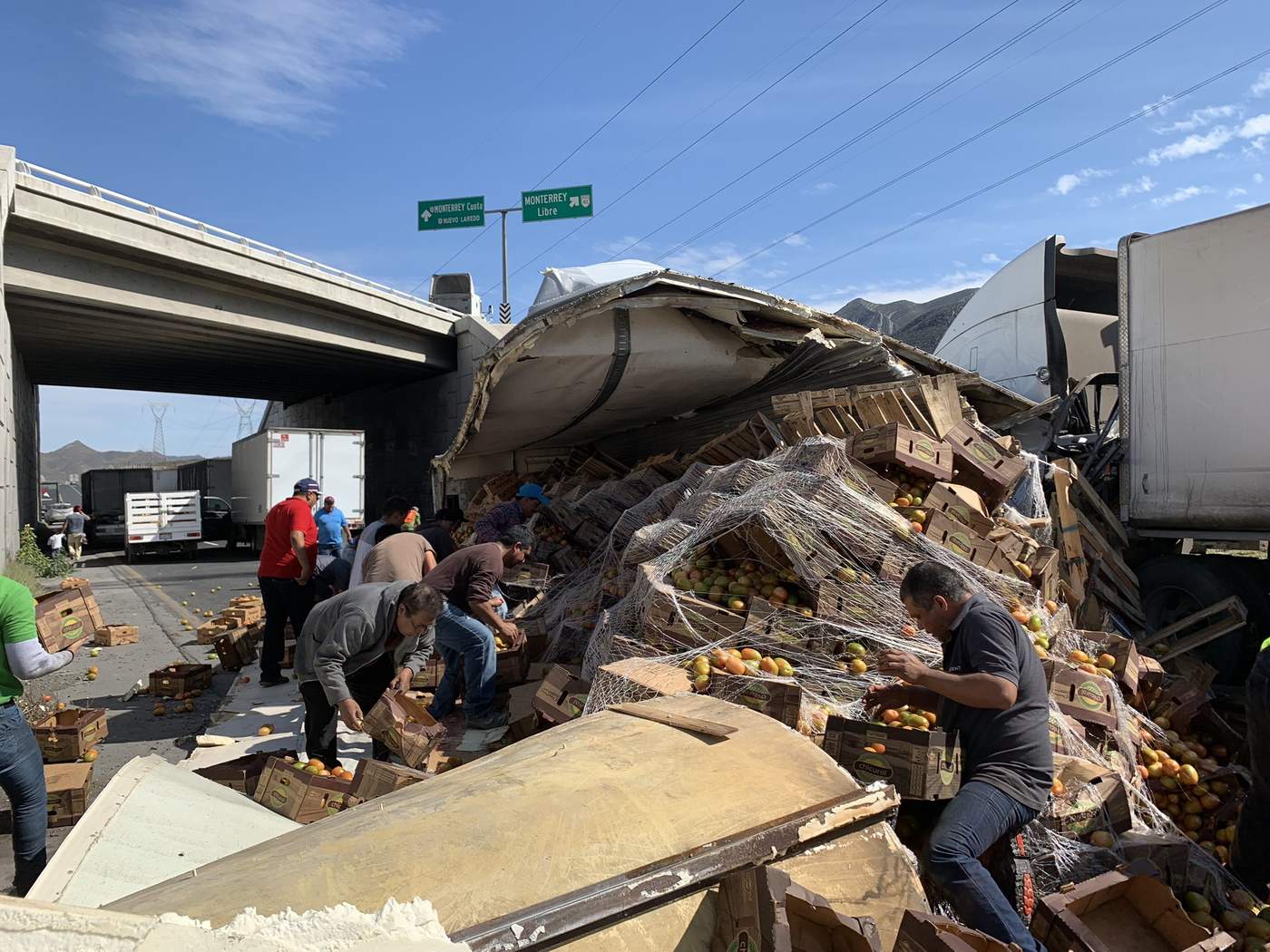 Accidentes paralizan carretera Saltillo-Monterrey