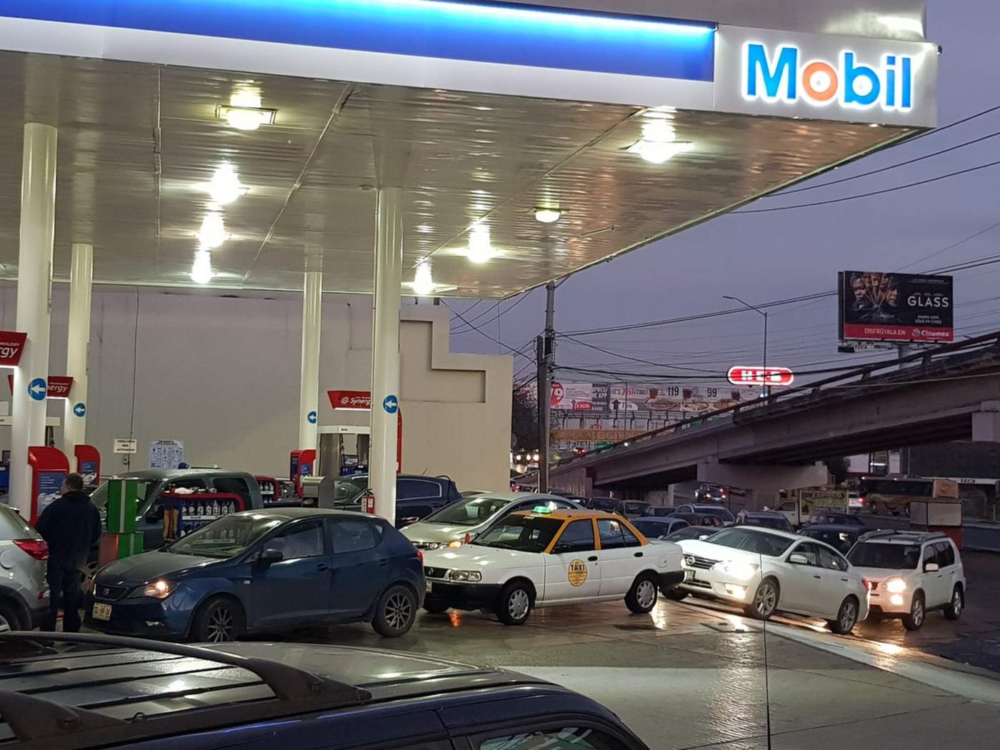 Rumores causaron compras de pánico en gasolineras de Nuevo León